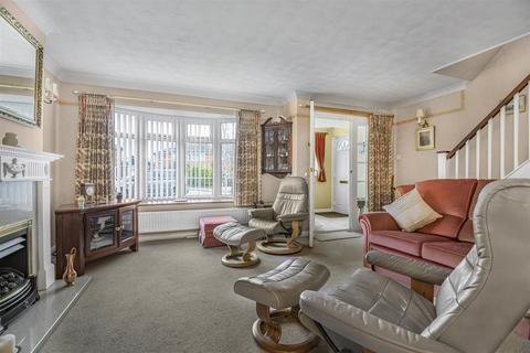 4 Corbett Gardens, Woodley, Reading, RG5 4JY