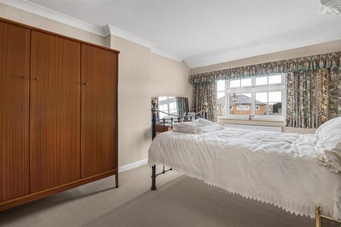 4 Corbett Gardens, Woodley, Reading, RG5 4JY