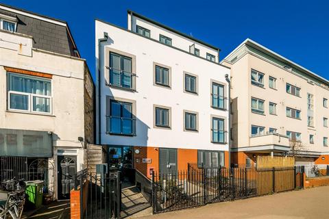 2 bedroom flat to rent, Stowbridge Apartments, Lea Bridge Road, E17