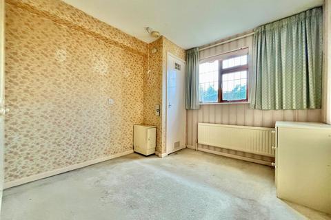 2 bedroom maisonette for sale, Hucclecote Road, Gloucester GL3