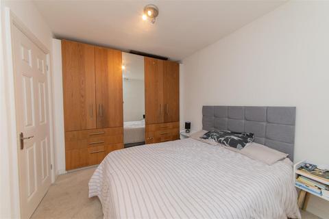 1 bedroom flat for sale, Upton Lodge Close, Bushey