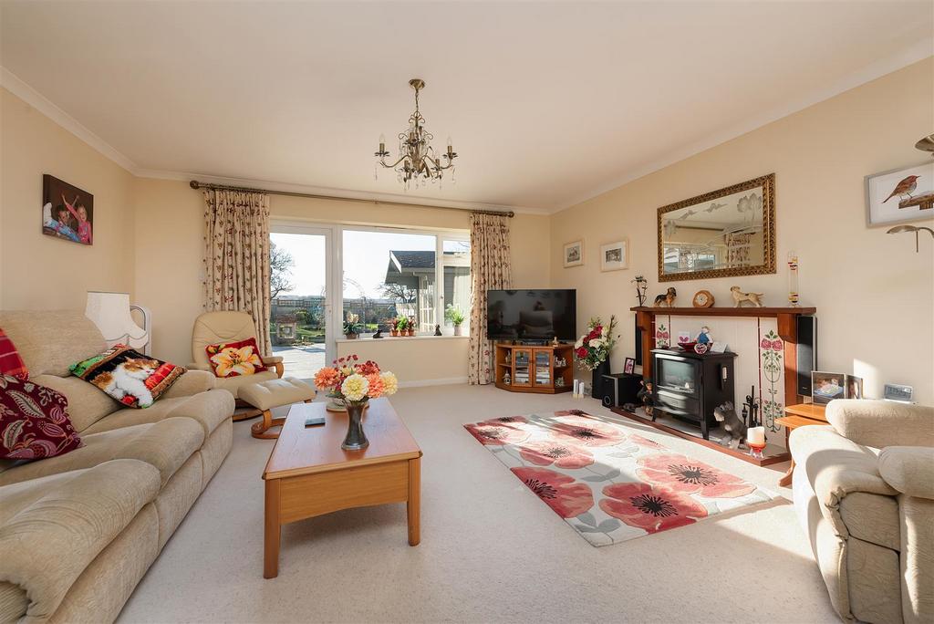 Maydowns Road, Chestfield, Whitstable 3 bed detached bungalow for sale