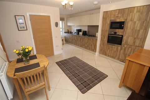 3 bedroom end of terrace house for sale, Malin Grove, Inverkip