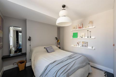 1 bedroom flat for sale, Wandsworth Road, London, SW8