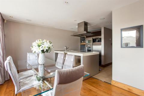Apartment 15, Charters Court Charters Road, Ascot, SL5 9FG