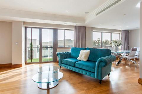 Apartment 15, Charters Court Charters Road, Ascot, SL5 9FG
