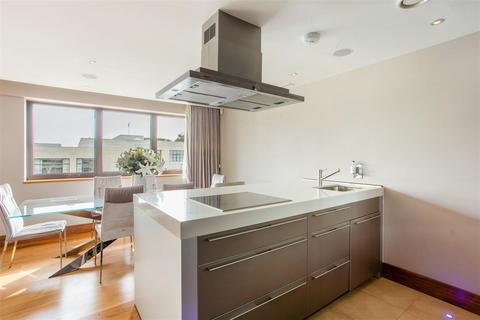 Apartment 15, Charters Court Charters Road, Ascot, SL5 9FG