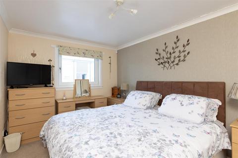 32 Iona Court, Perth, PH1 3AX