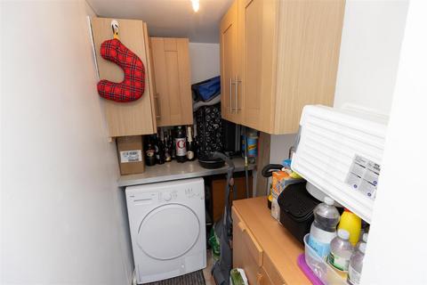 32 Iona Court, Perth, PH1 3AX