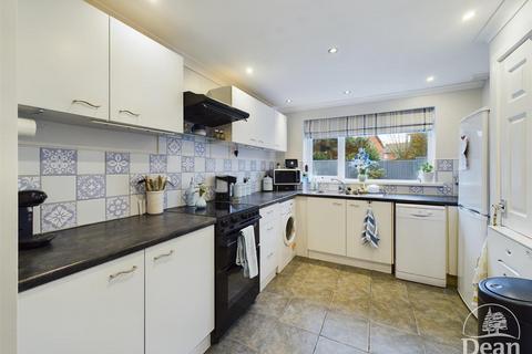 3 bedroom semi-detached house for sale, Smithville Close, Lydney