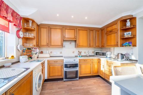 38 Bartel Close, Hemel Hempstead, HP3 8LY