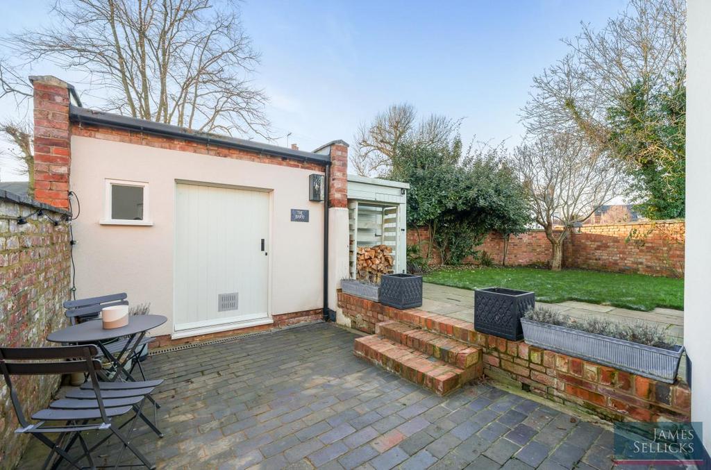 Rear garden &amp; utility room