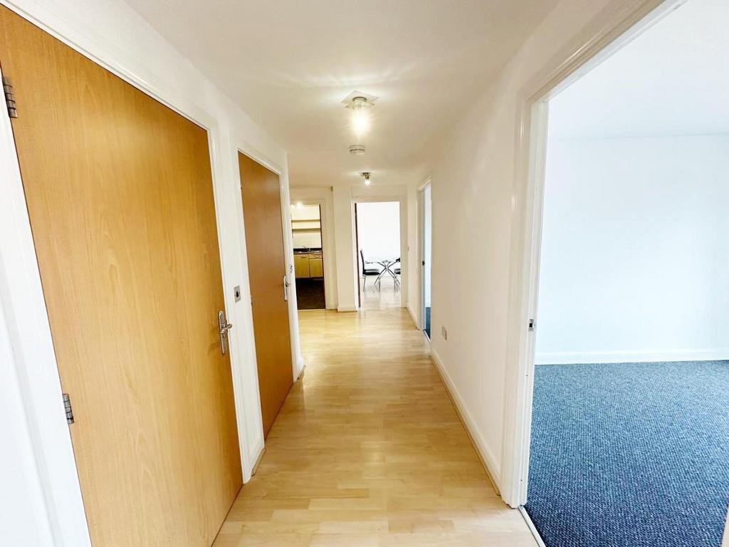 Hallway-2.jpg