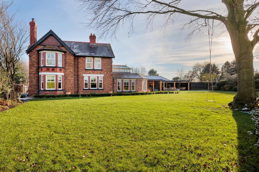 Meadow Bank, Wrenbury Road, Aston, Nantwich 4 bed detached house for