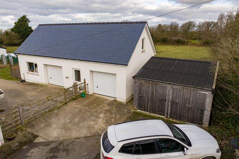 3 bedroom property with land for sale - Cross Inn , Llanon, SY23