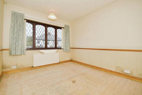 5 Crawshaw Grove, Sheffield, S8 7EA