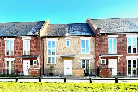 3 bedroom terraced house for sale, Knot Tiers Drive, Upton, Northampton NN5