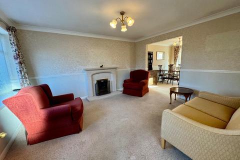 3 bedroom semi-detached house for sale - Cullen Close, Darlington