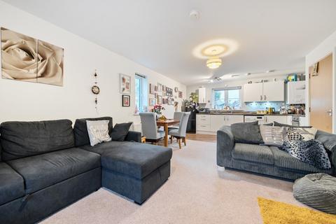 2 bedroom flat for sale, Shetland Close, Cranleigh, GU6