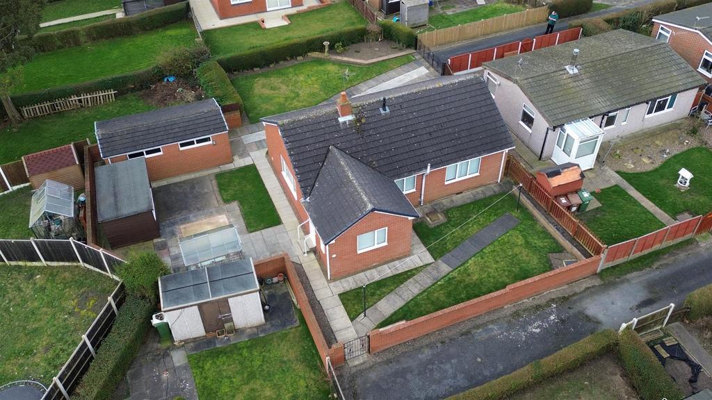 Hill Top Estate, Pontefract WF9 2 bed bungalow for sale £180,000