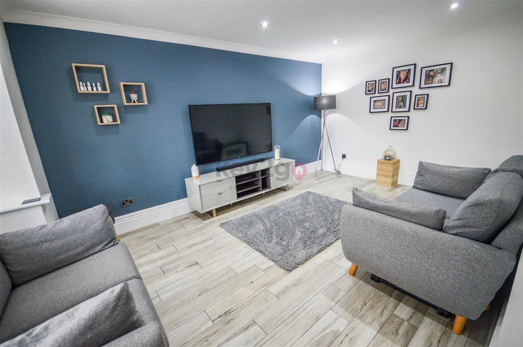 Springwell Drive, Beighton, Sheffield, S20 4 bed detached house for