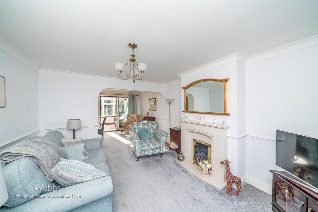 Hillside Crescent, Walsall WS3 3 bed semidetached house for sale £