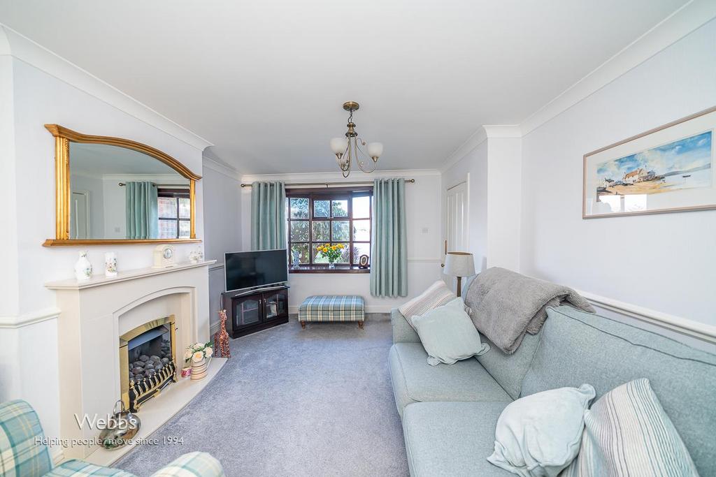 Hillside Crescent, Walsall WS3 3 bed semidetached house for sale £