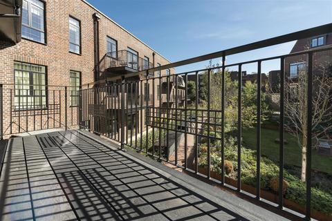 3 bedroom apartment for sale, HAMPSTEAD REACH, NW11