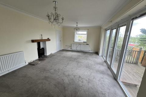 4 bedroom detached house for sale, Pontefract Road, Knottingley