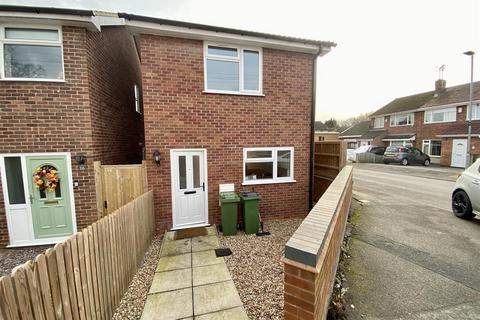 2 bedroom detached house to rent, Highfield Street, Leicester LE9