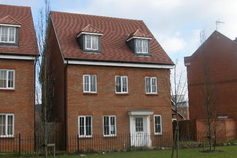 7 bedroom detached house to rent, Cunningham Avenue, Hatfield