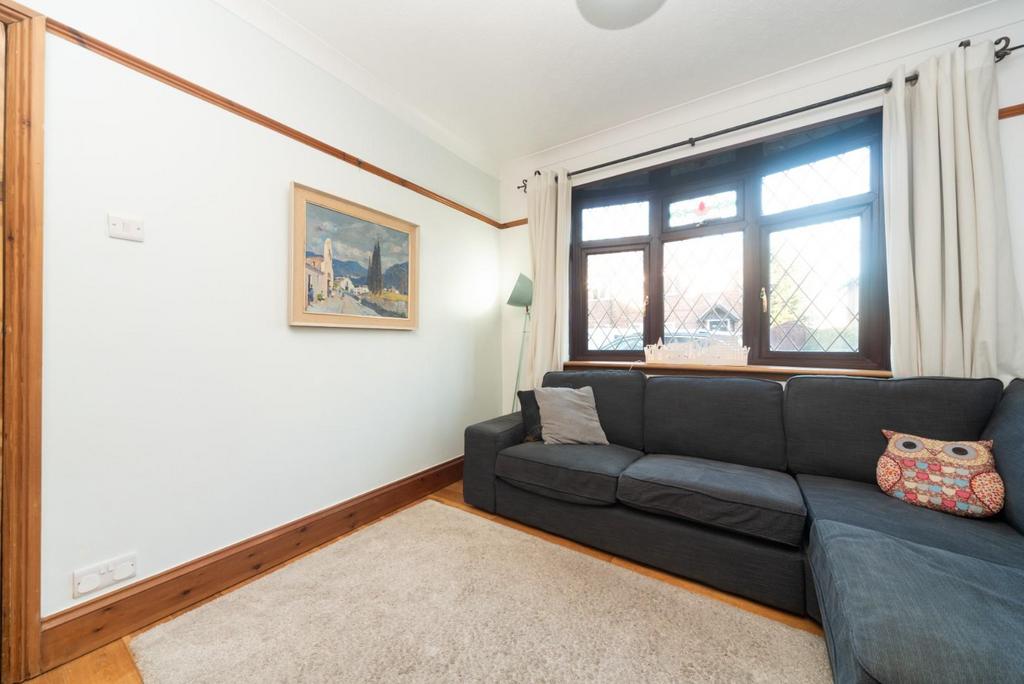 Sanway Close, West Byfleet KT14 3 bed terraced house for sale £430,000