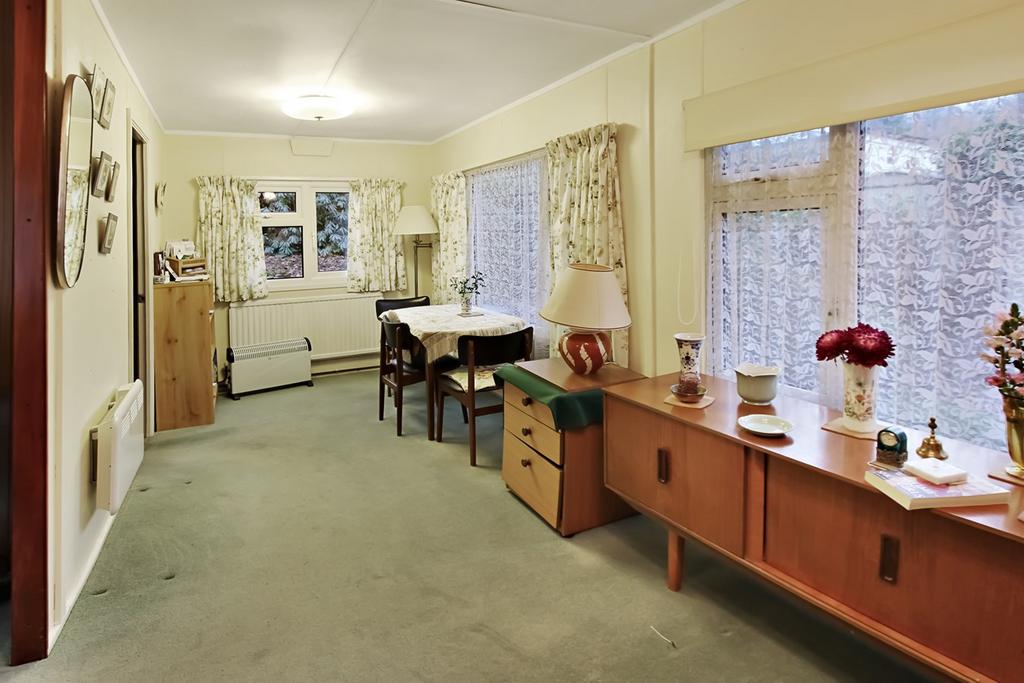 Turners Hill Park, Turners Hill, Crawley, RH10 2 bed park home for sale £135,000