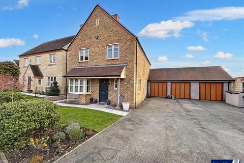 4 bedroom detached house for sale, Kennel Lane, Paulerspury