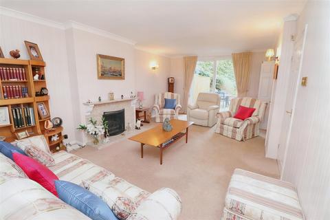 5 bedroom semi-detached house for sale, Barnet Lane, Elstree, Borehamwood