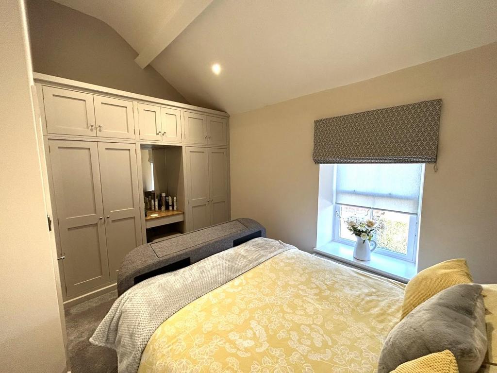 Bedroom 2.JPG