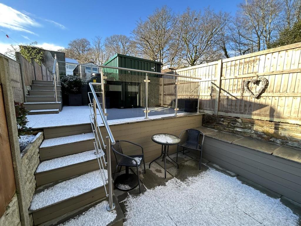 Rear Patio 1.JPG