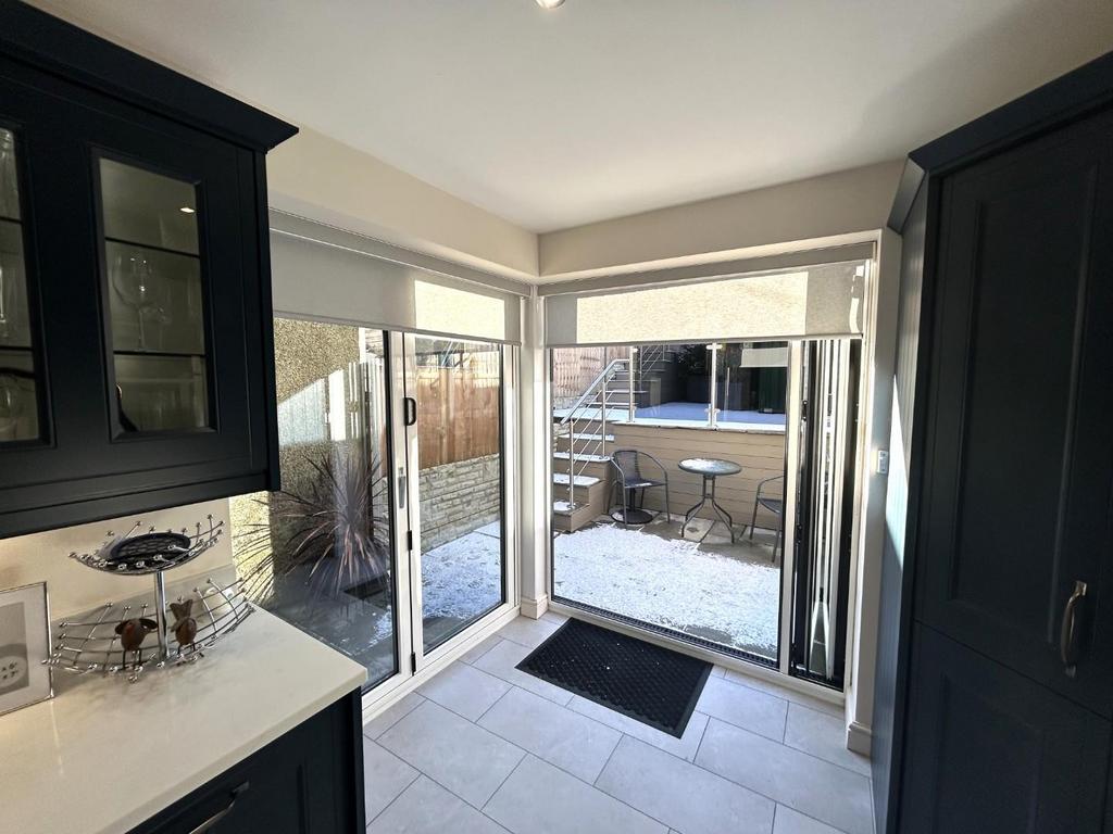 Bifold Door (2).JPG