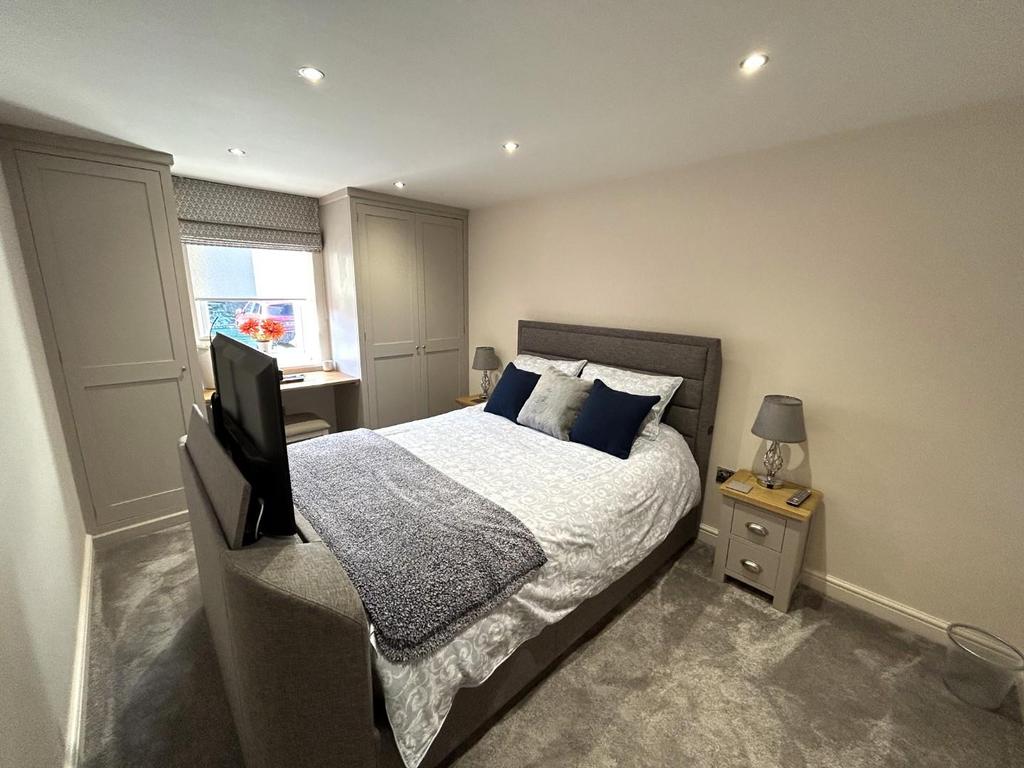 Bedroom 1.JPG