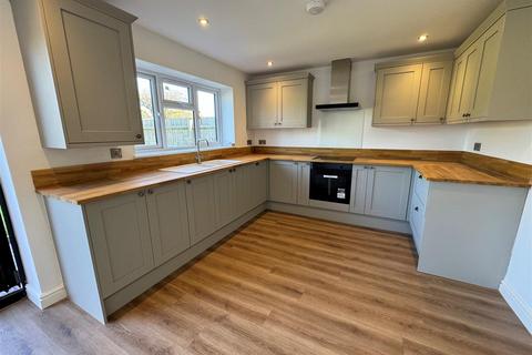 4 bedroom detached house for sale, Kineton Road, Wellesbourne, Warwick