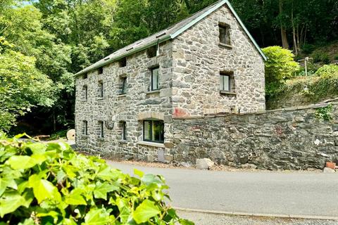 4 bedroom house for sale, Maenan, Llanrwst