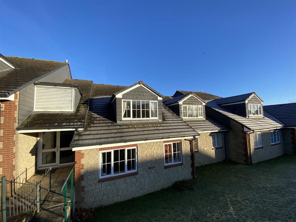 West Hill, Wadebridge, PL27 1 bed apartment £675 pcm (£156 pw)