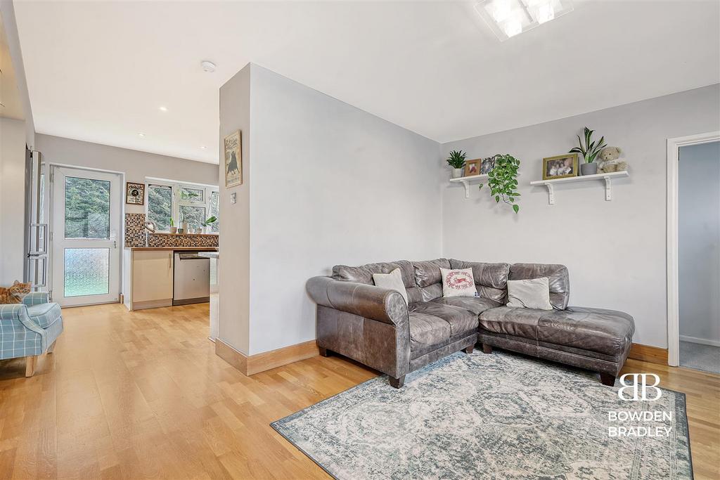 Lounge/Kitchen