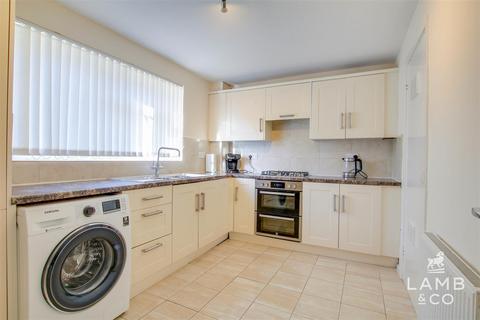 11 Dahlia Close, Clacton-on-sea, CO16 7BU