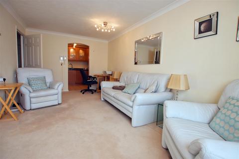 1 bedroom flat for sale, Furzehill Road, Borehamwood