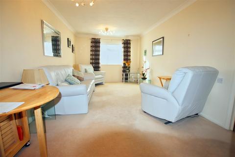 1 bedroom flat for sale, Furzehill Road, Borehamwood