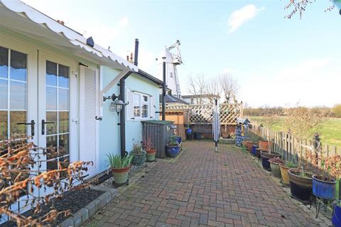 2 bedroom detached bungalow for sale - Mill Lane, Terling