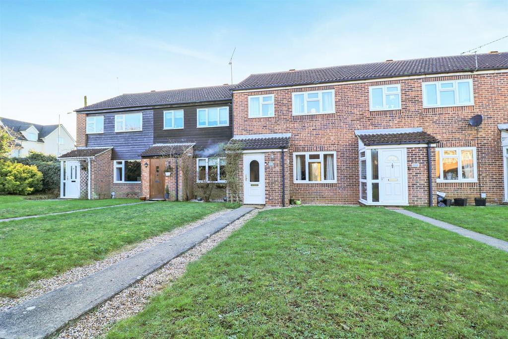 Boleyn Way, Boreham, Chelmsford 3 bed terraced house for sale £300,000