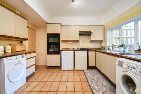 3 bedroom end of terrace house for sale, The Broadway, Hastings