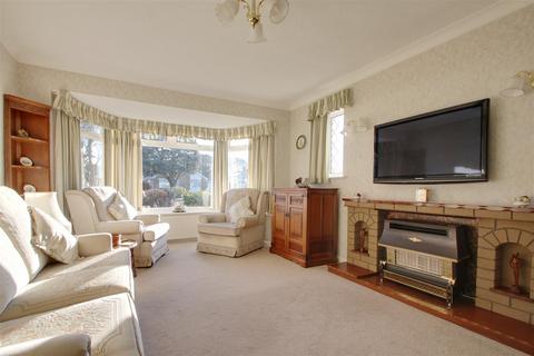 3 bedroom detached bungalow for sale, Fernhurst Drive, Goring-By-Sea, Worthing